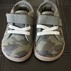 Toddler Camo Walker Shoes in Olive Green